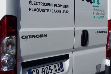 Habillage arrière de véhicule